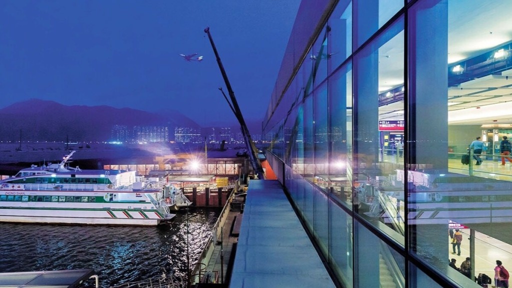 Hong Kong Airport (Skypier)